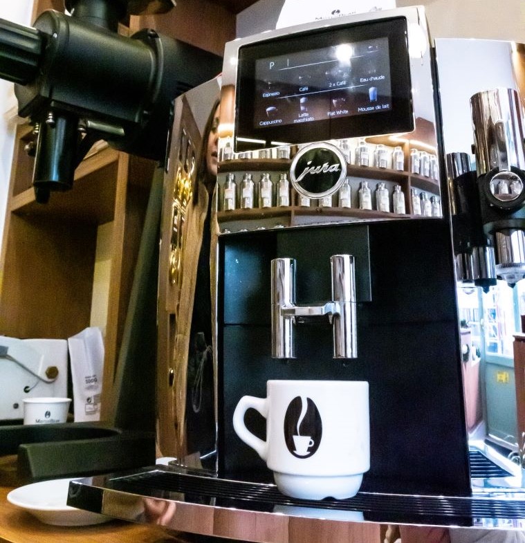 Machine a cafe en grain adaptee usage professionnelle